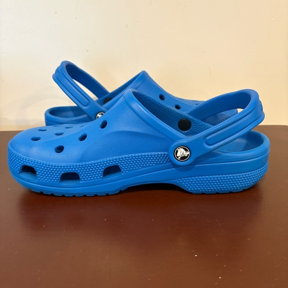 CROCS Adult Unisex Blue Clogs beach shoes W8/M10 summer water slip-ons - Picture 4 of 9